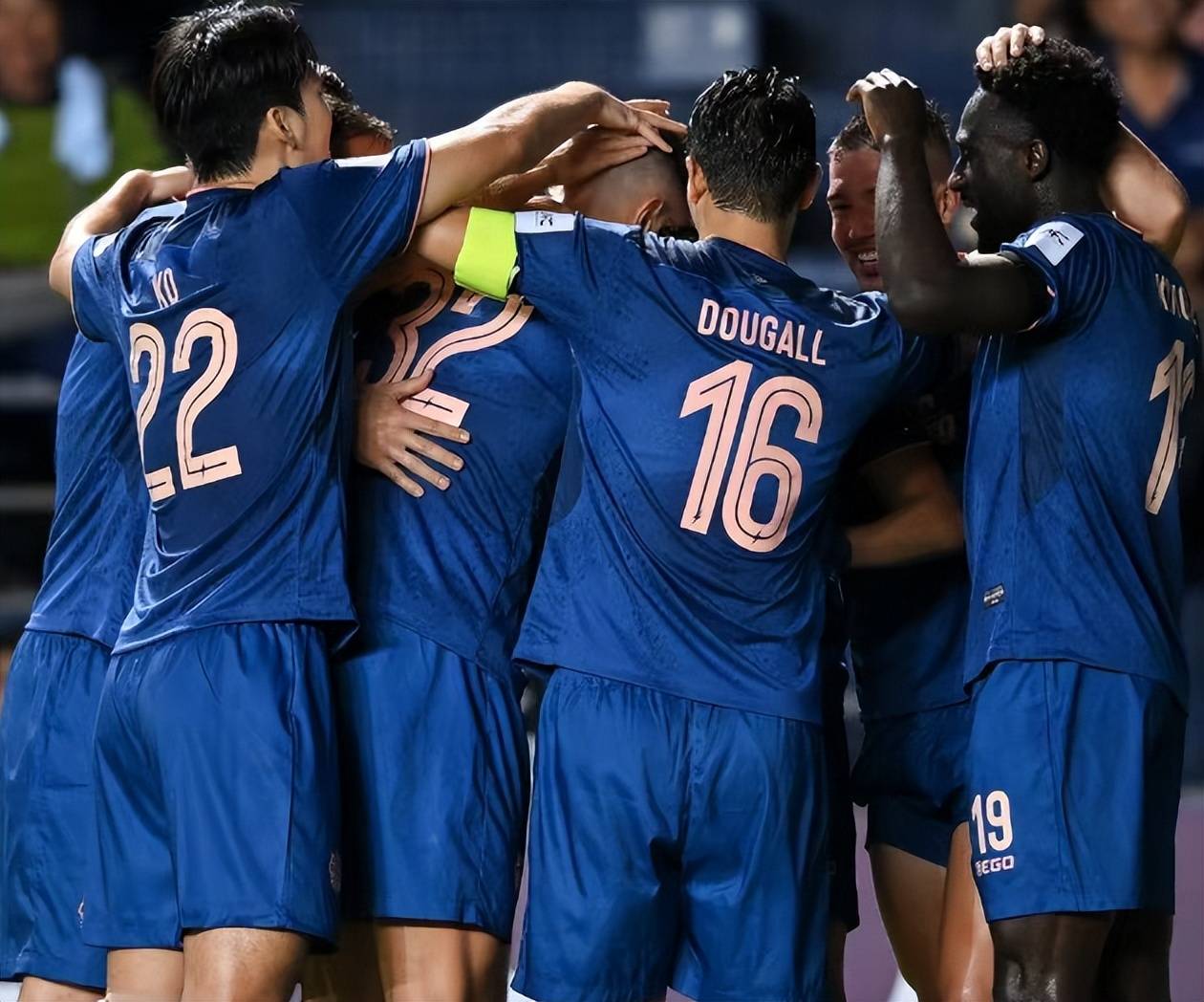 今夜亚冠传出新动向，新奥尔良鹈鹕再遭质疑，管理层表态——引发热议，赛程密集仍需轮换的简单介绍